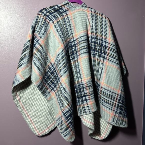 Plaid Women's Cape in Blue and Pink - Picture 5 of 7